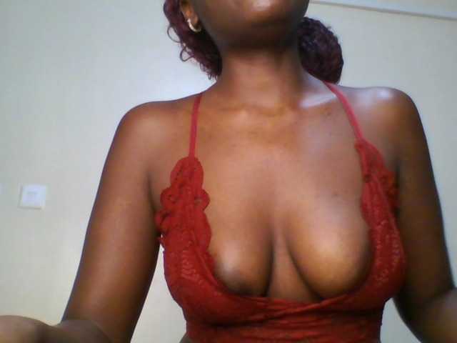 Leslie-ann1 live cam on BongaCams