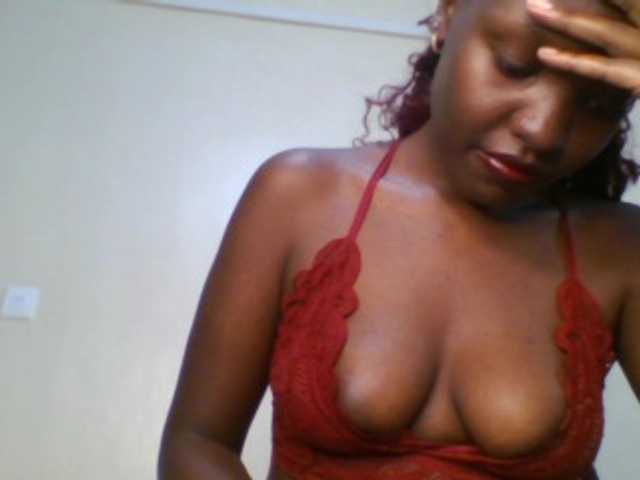 Leslie-ann1 live cam on BongaCams