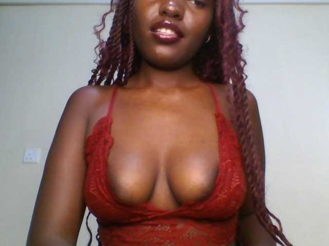 Leslie-ann1 live cam on BongaCams