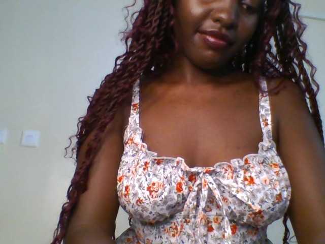 Leslie-ann1 live cam on BongaCams