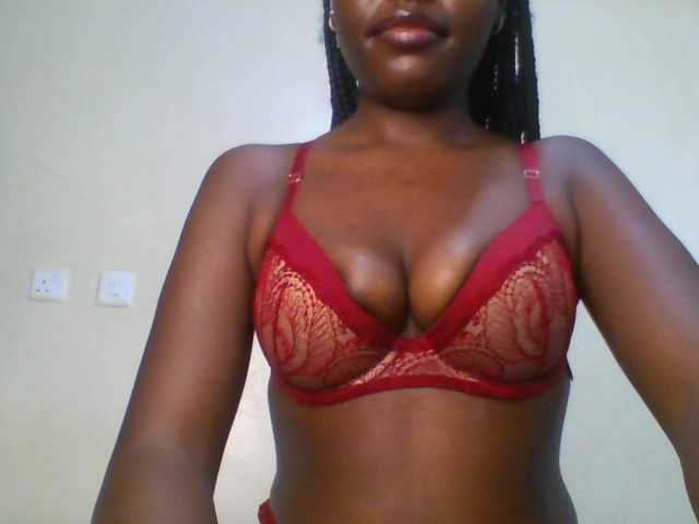 Leslie-ann1 live cam on BongaCams