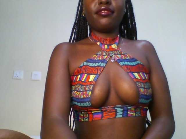 Leslie-ann1 live cam on BongaCams