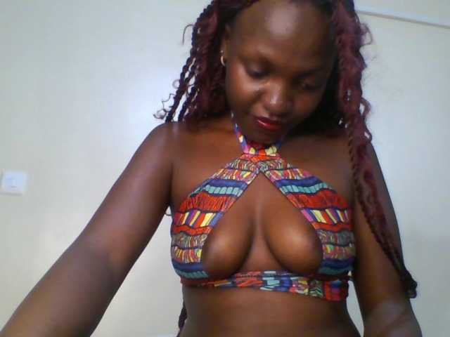 Leslie-ann1 live cam on BongaCams