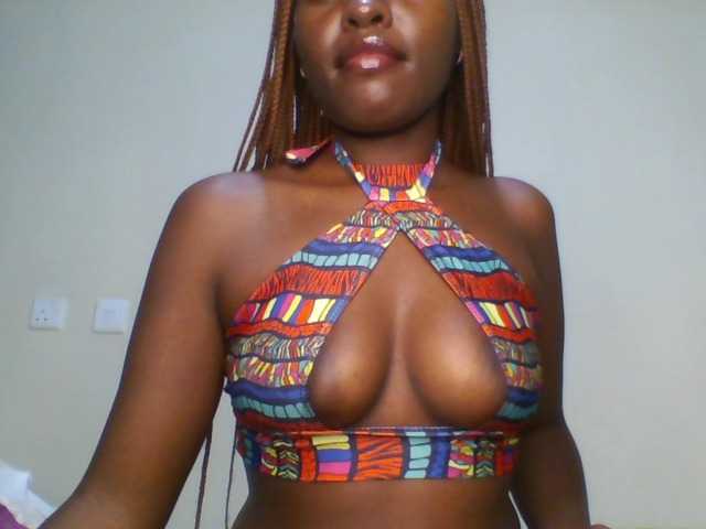 Leslie-ann1 live cam on BongaCams
