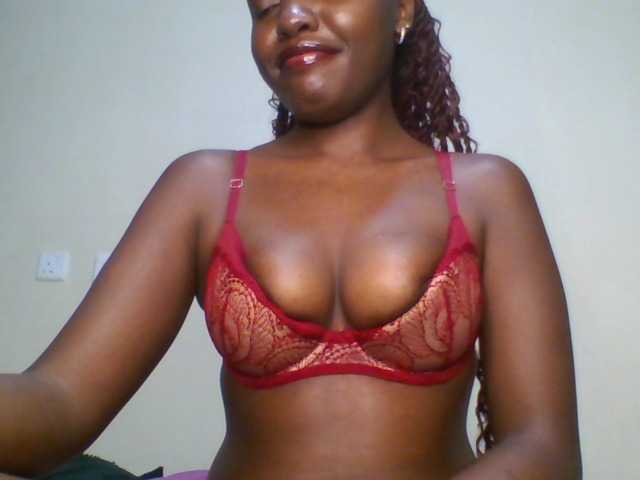 Leslie-ann1 live cam on BongaCams