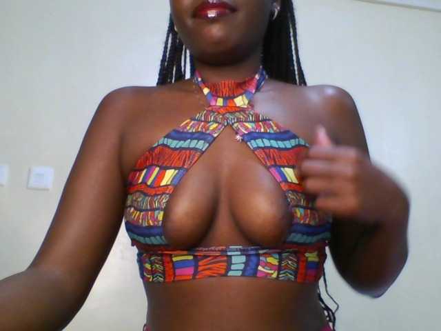 Leslie-ann1 live cam on BongaCams