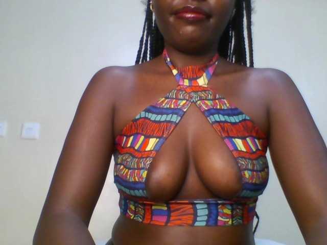 Leslie-ann1 live cam on BongaCams