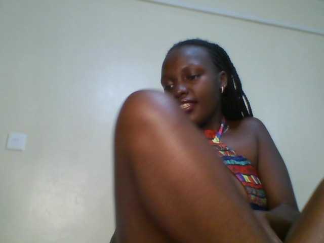 Leslie-ann1 live cam on BongaCams