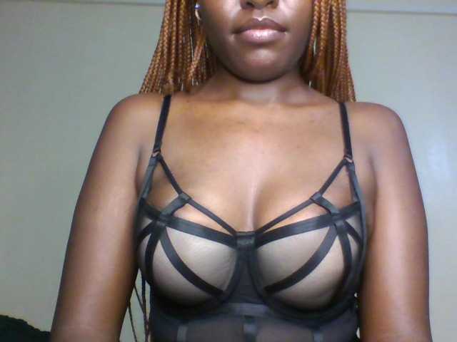 Leslie-ann live webcam show
