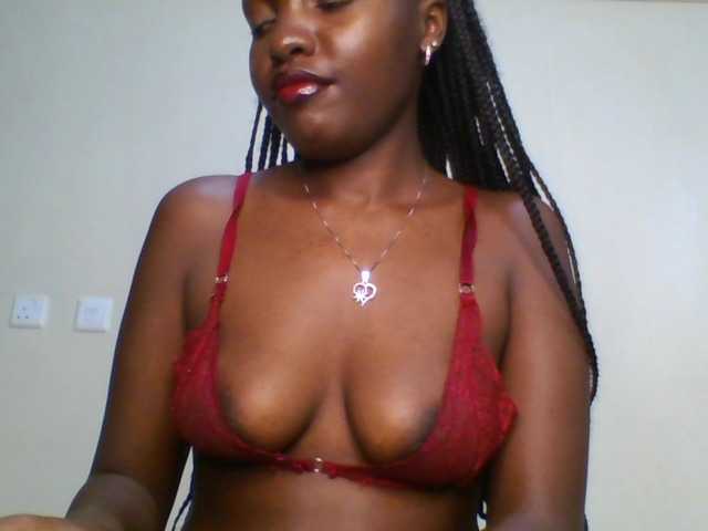 Leslie-ann1 live cam on BongaCams