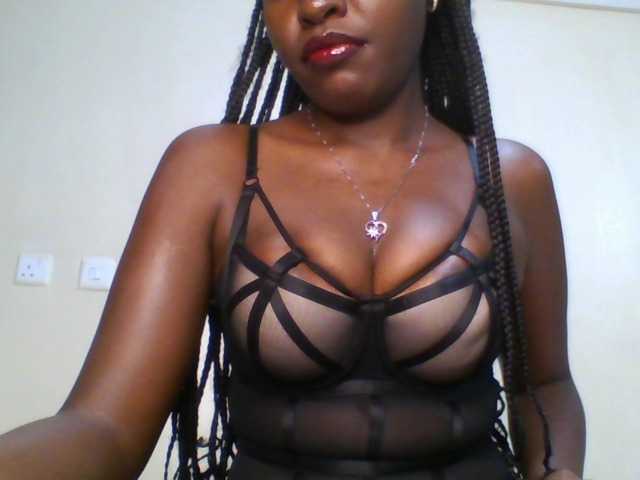 Leslie-ann1 live cam on BongaCams