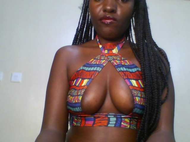 Leslie-ann1 live cam on BongaCams