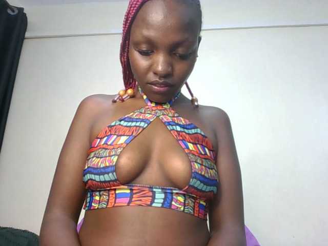 Leslie-ann1 live cam on BongaCams