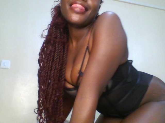 Leslie-ann1 live cam on BongaCams
