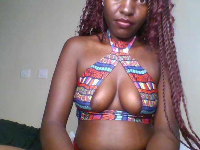 Leslie-ann1 live cam on BongaCams