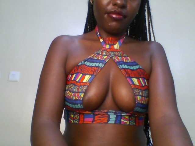 Leslie-ann1 live cam on BongaCams