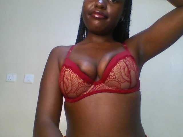 Leslie-ann1 live cam on BongaCams