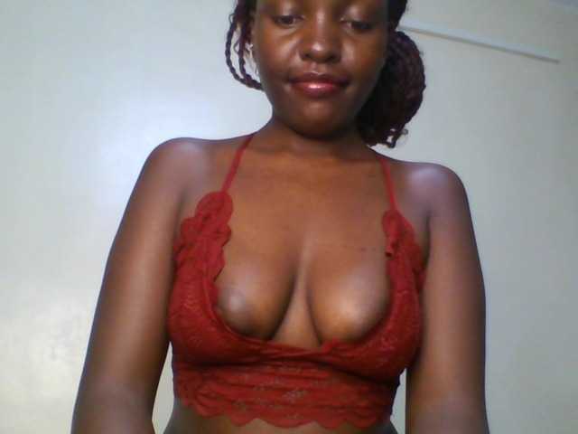 Leslie-ann1 live cam on BongaCams
