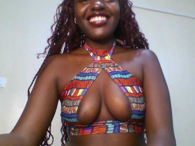 Leslie-ann1 live cam on BongaCams