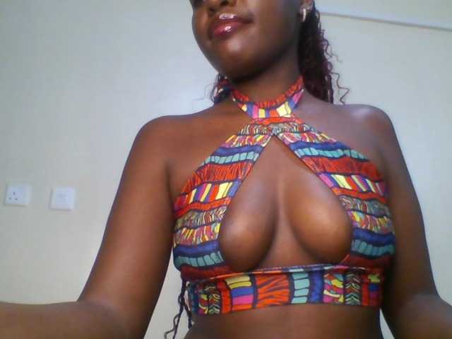 Leslie-ann1 live cam on BongaCams
