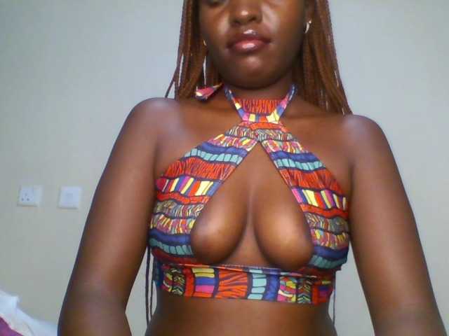Leslie-ann1 live cam on BongaCams