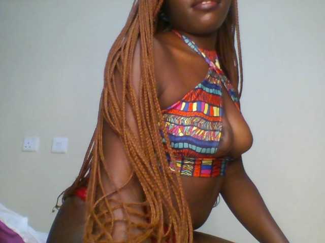 Leslie-ann1 live cam on BongaCams