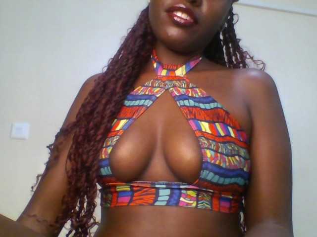 Leslie-ann1 live cam on BongaCams