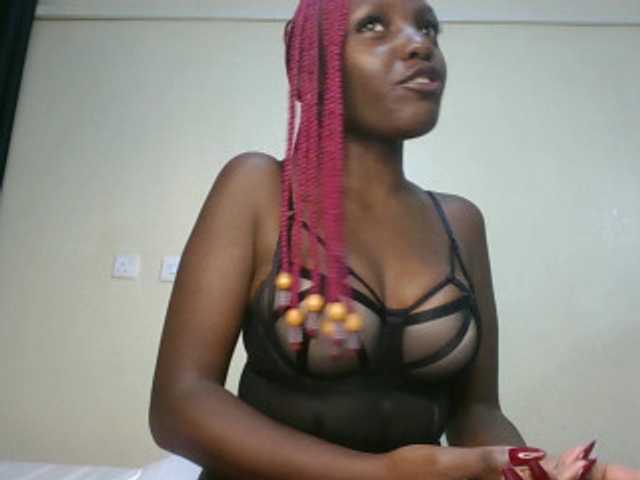 Leslie-ann1 Live Cam on BongaCams