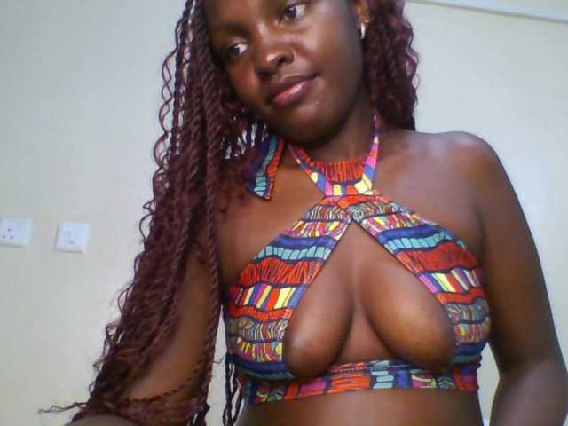 Leslie-ann1 live cam on BongaCams