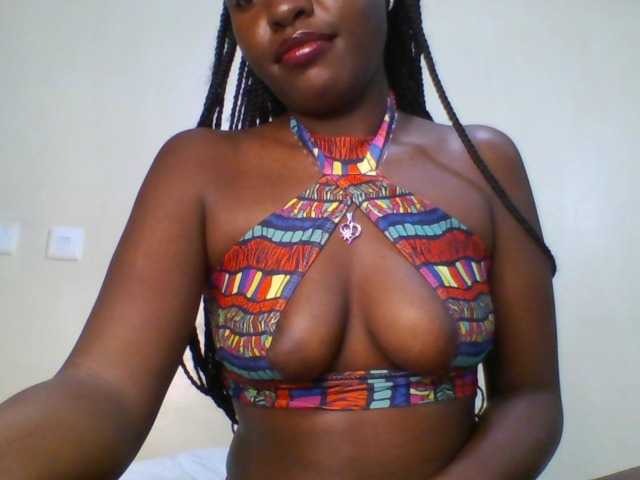 Leslie-ann1 live cam on BongaCams