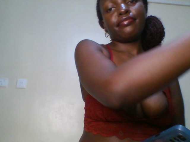Leslie-ann1 live cam on BongaCams