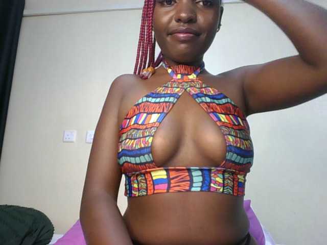 Leslie-ann1 live cam on BongaCams