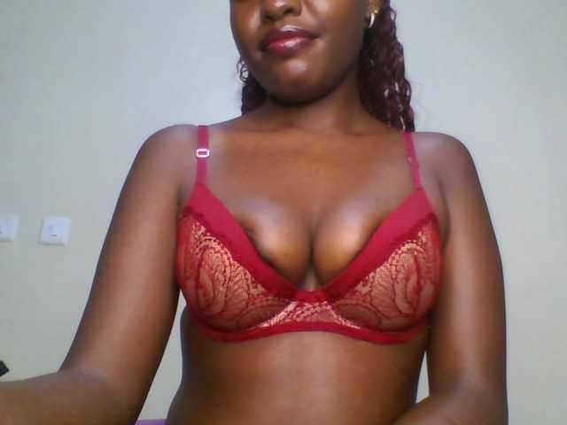 Leslie-ann1 live cam on BongaCams