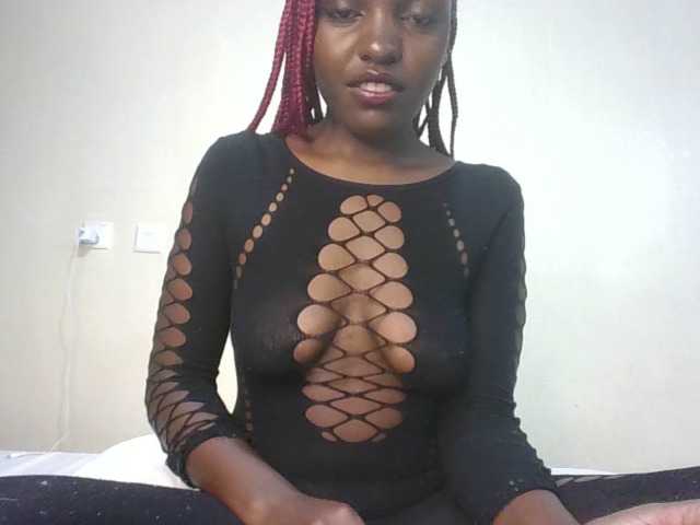 Leslie-ann1 live cam on BongaCams