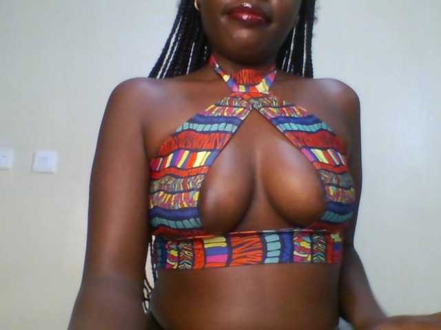 Leslie-ann1 live cam on BongaCams