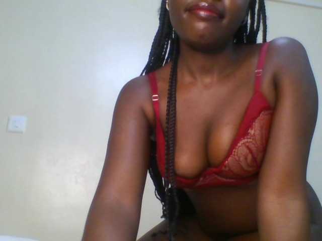 Leslie-ann1 live cam on BongaCams
