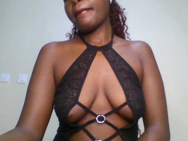 Leslie-ann1 live cam on BongaCams