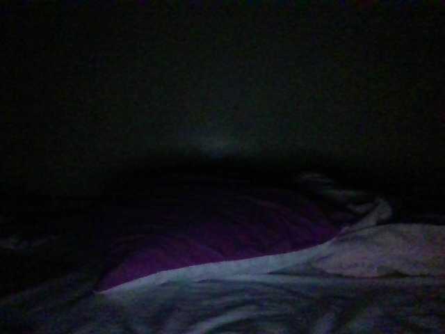 Leslie-ann1's BongaCams show and profile