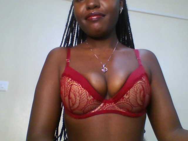 Leslie-ann1 live cam on BongaCams
