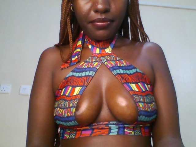 Leslie-ann1 live cam on BongaCams