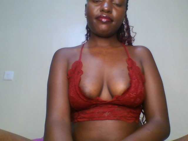 Leslie-ann1 live cam on BongaCams