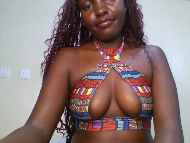 Leslie-ann1 live cam on BongaCams
