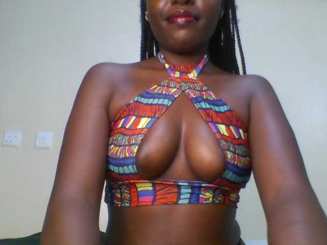 Leslie-ann1 live cam on BongaCams
