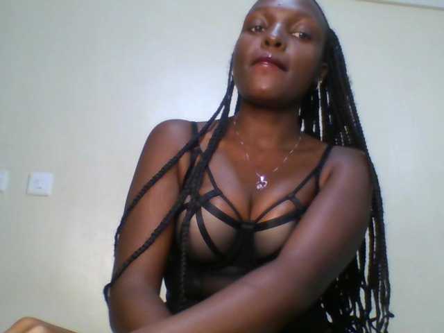 Leslie-ann1 live cam on BongaCams