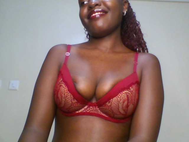 Leslie-ann1 live cam on BongaCams