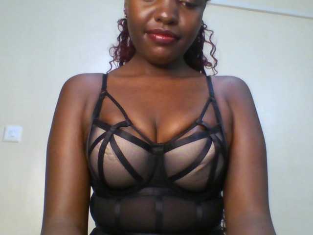 Leslie-ann1 live cam on BongaCams
