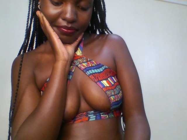 Leslie-ann1 live cam on BongaCams