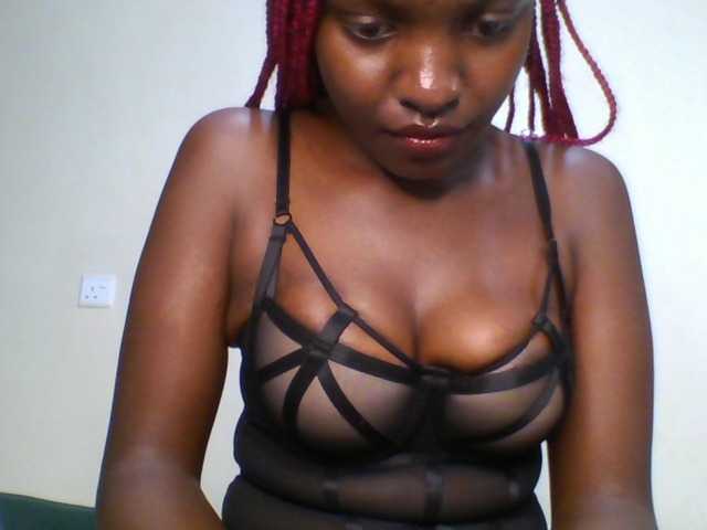 Leslie-ann1 live cam on BongaCams