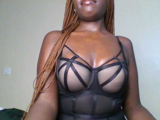Leslie-ann live webcam show