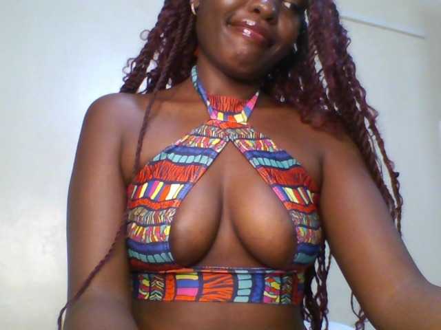 Leslie-ann1 live cam on BongaCams